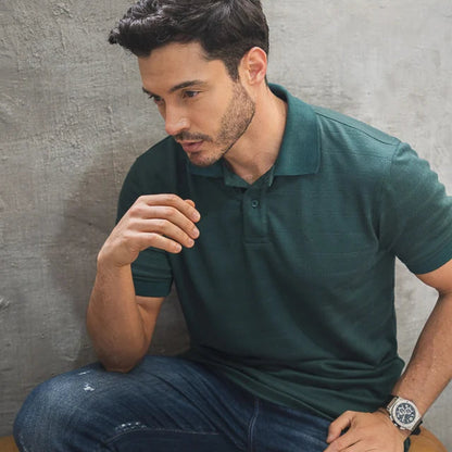 Textured green short sleeve polo shirt