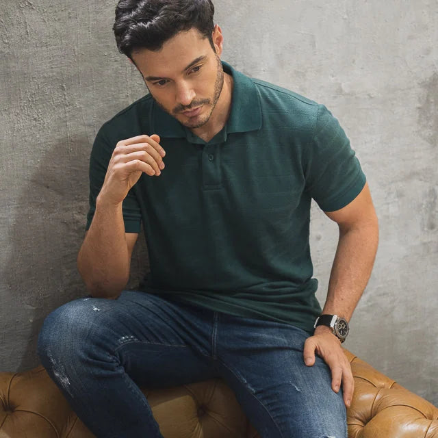 Textured green short sleeve polo shirt