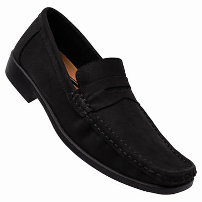 Zapato para hombre con taco tipo mocasin formal de hombre, super comodos, piel autentica negra nubuck, liviano, suela de taco, fabricado a mano en Santo Domingo, Republica Dominicana. Valetz La zapateria de los dominicanos.